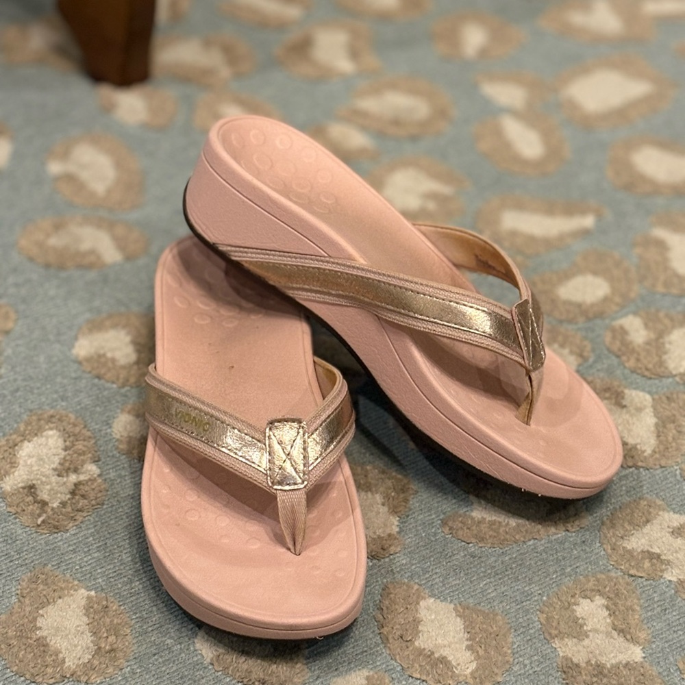 Vionic Blush/Rose Gold Women's Sandals